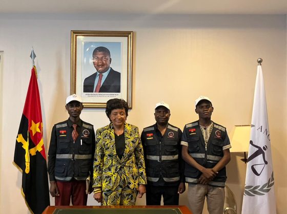 Provedora de Justiça Recebe em Audiência Presidente da Associação de Intérpretes em Língua Gestual e de Intervenção Social